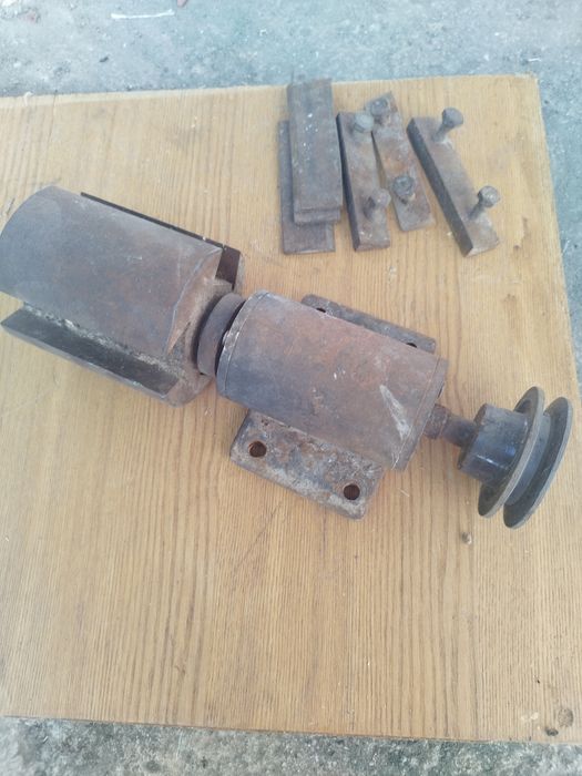 Вал на подшипниках для рубанка