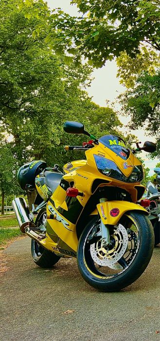 Honda cbr f4i 2001 rok promocja