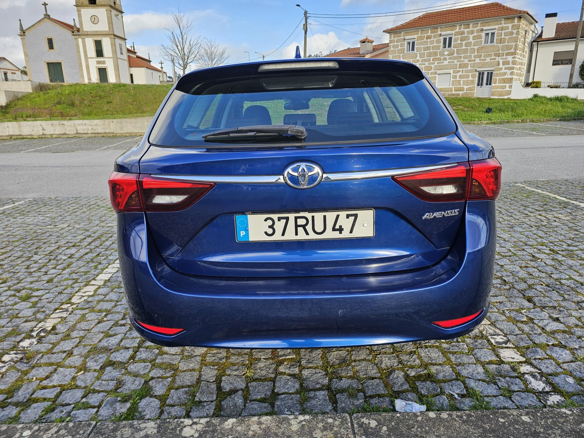 Toyota avensis 1.6 2016 impecável