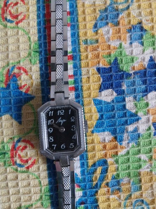 Годинник Луч з браслетом жіночий