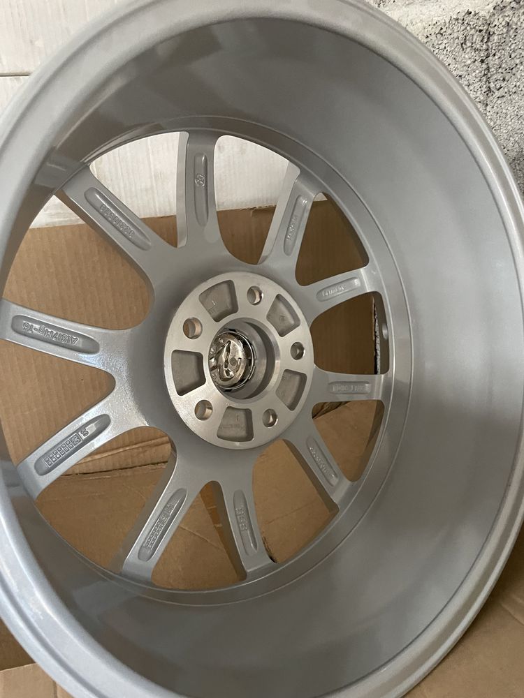 Felgi nowe 6,5x17 et 39 5x114,3