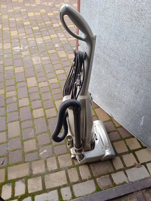 Пилосос Majestic 98 033/2