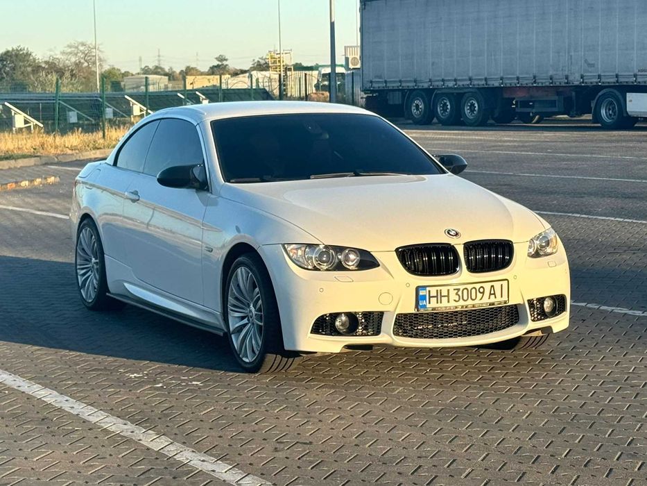 BMW 320i Cabrio E93