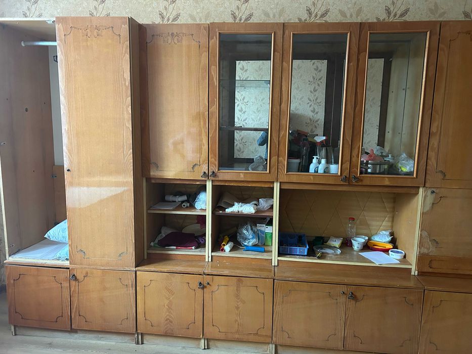 подарю стенку для дома или дачи