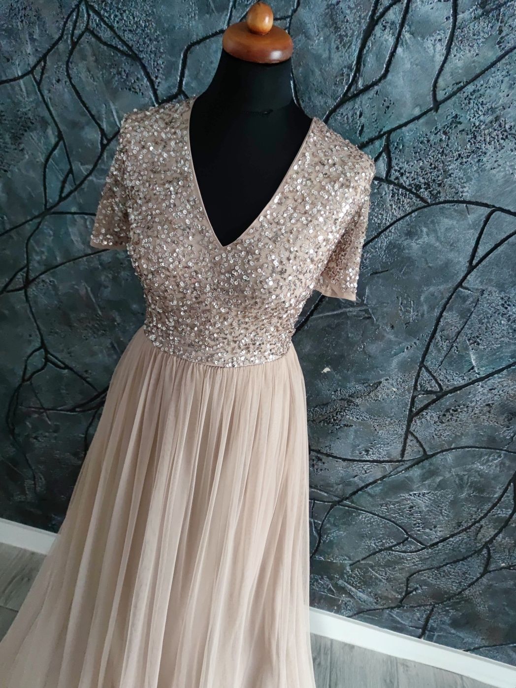 Długa suknia balowa tiulowa błyszcząca rozmiar 48 4xl wieczorowa