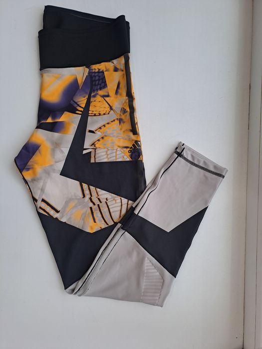 Спортивні лосіни adidas ,p. M