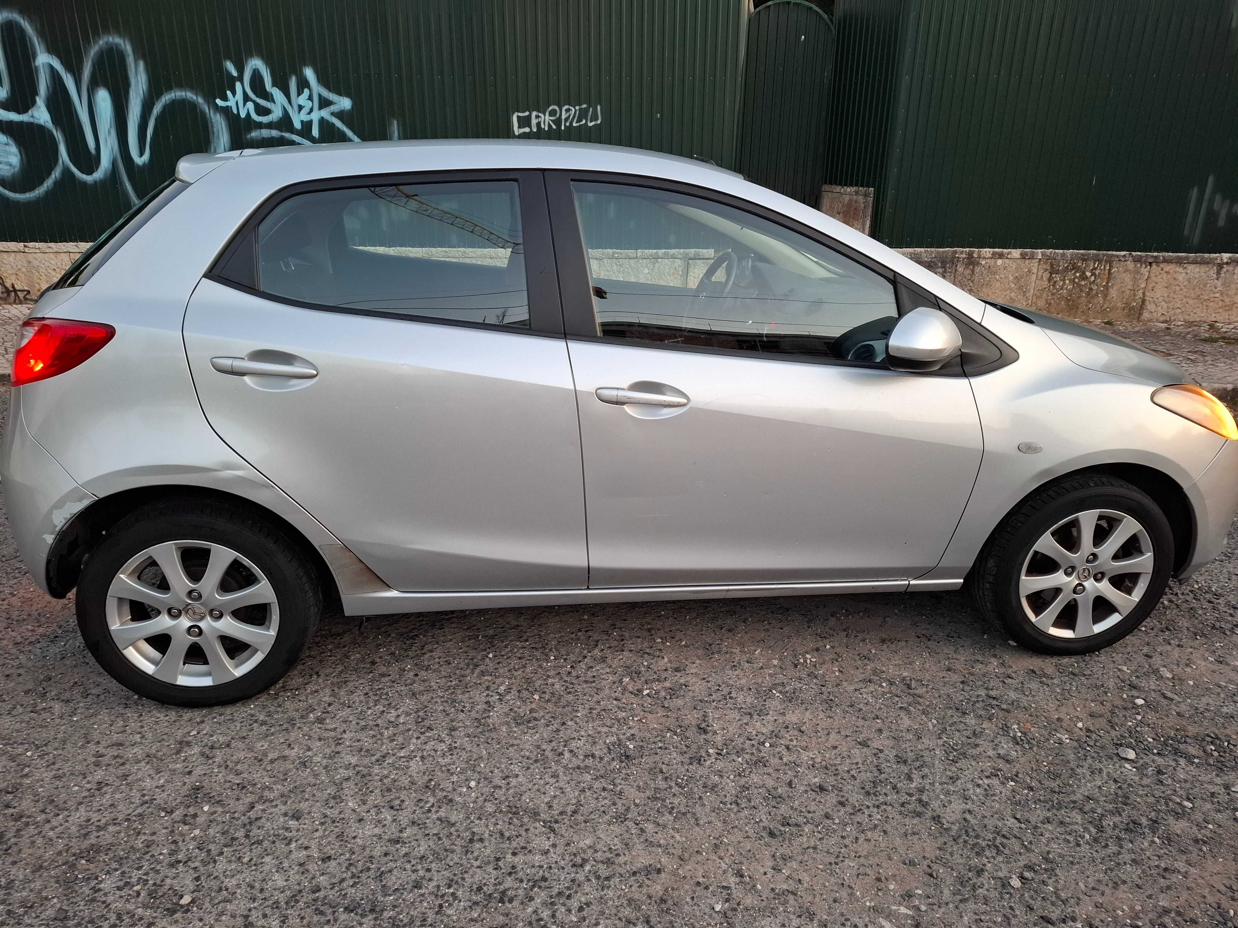 Mazda 2  1.3 MZR Exclusive