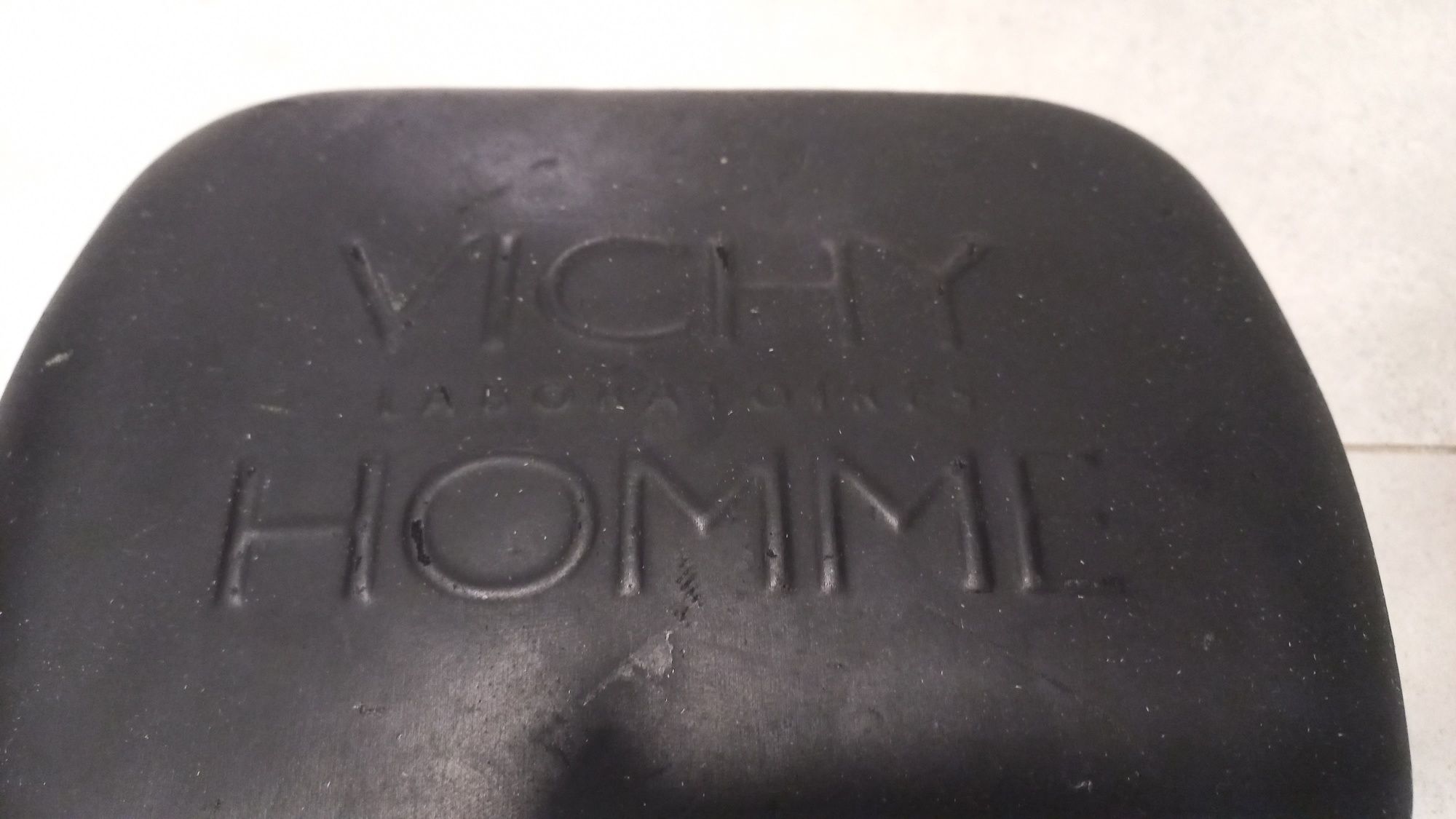 Kosmetyczka Vichy Hommi z kosmetykami hotelowymi gratis! HiT!