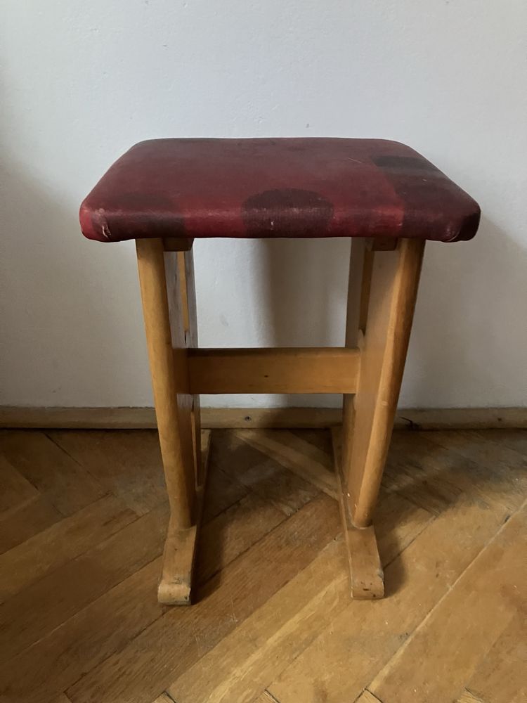 Taboret,stolek drewniany 32x32cm miekkie siedzenie vintage