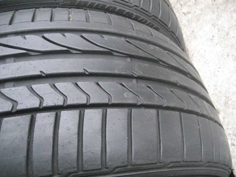 225/35 R19 88Y Bridgestone Potenza RE050A літо 2штуки протектор 90%