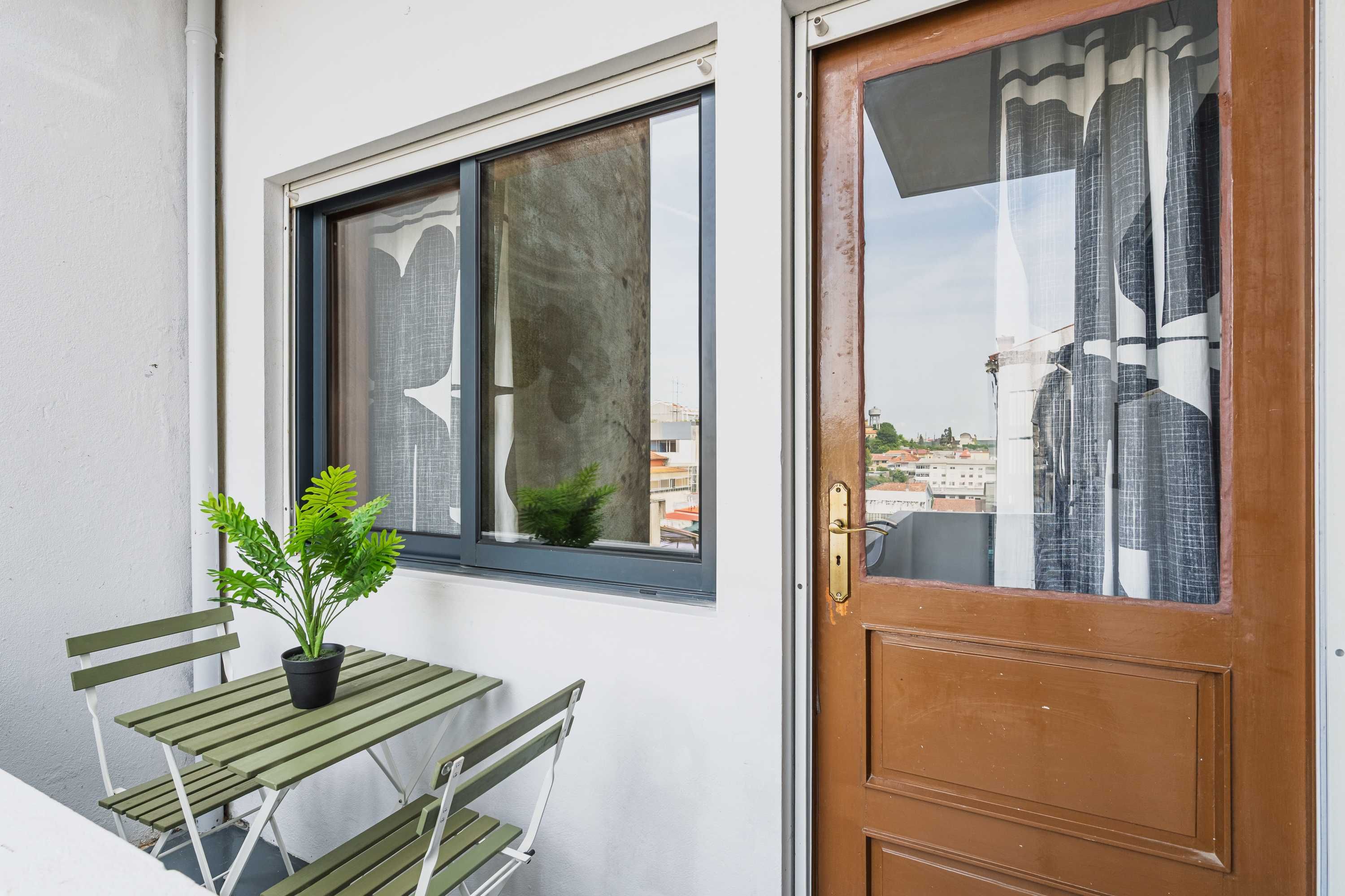 Vendo T2 remodelado centro do Porto