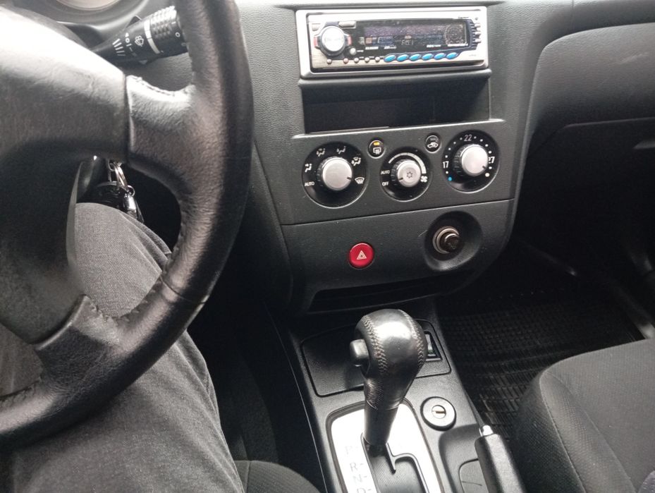 Продам хороше авто Mitsubishi Outllander 2004 року