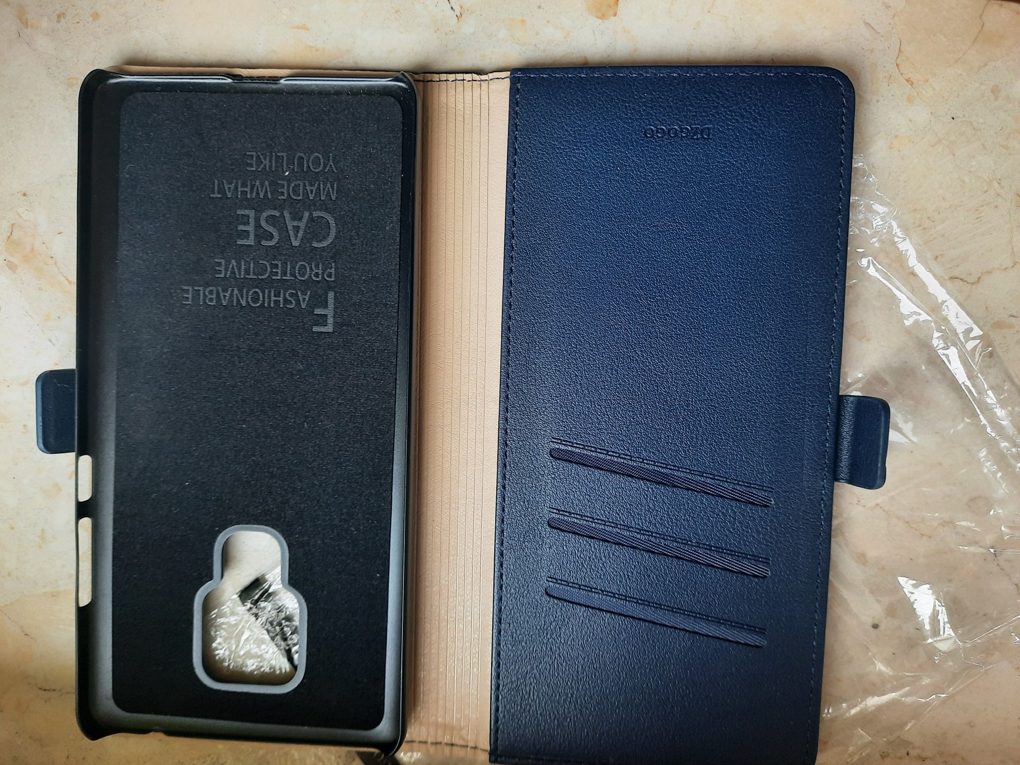 Etui na Huawei Mate 20X Dzgogo marka zamykany