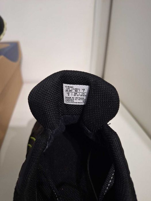 Кросівки чоловічі