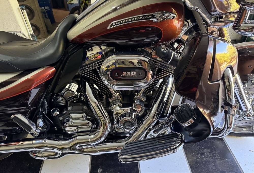 Harley Davidson street glide cvo
