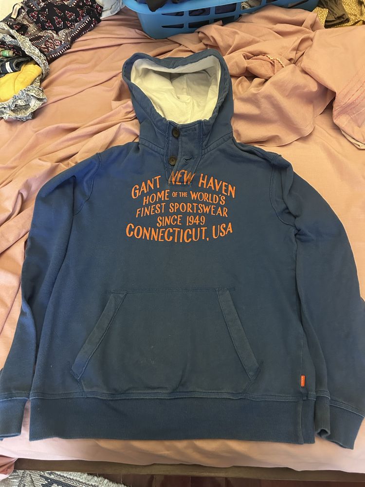 Vendo hoodie azul Gant tamanho XL criança