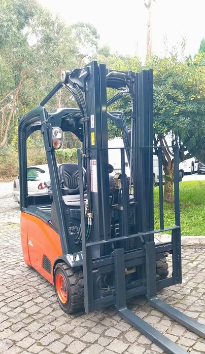 Empilhador Elect Linde E16, Bat. Sminova , Triplex , 3500h , C/ Novo ,