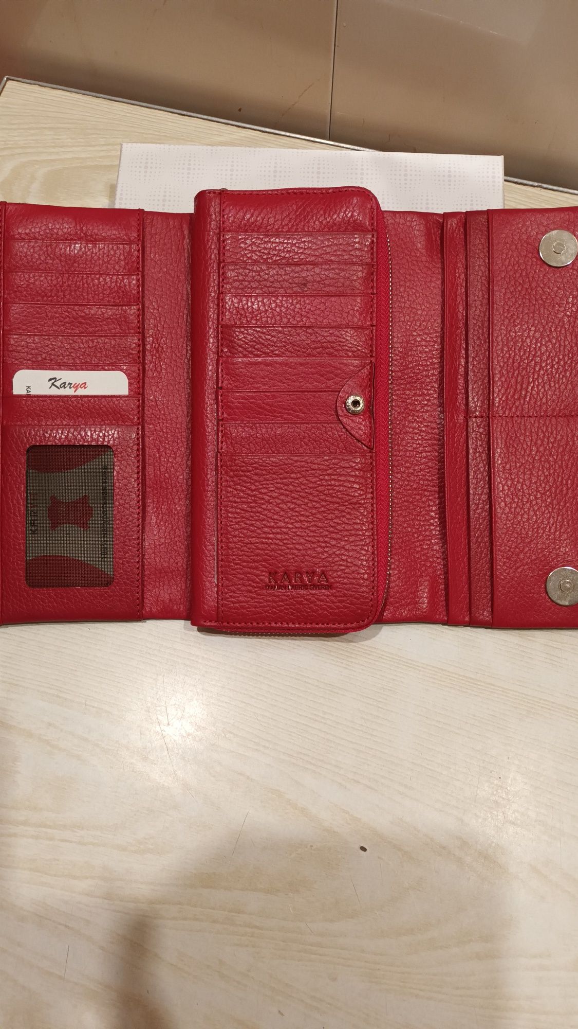Кожаный кошелёк KARYA по доступной цене!