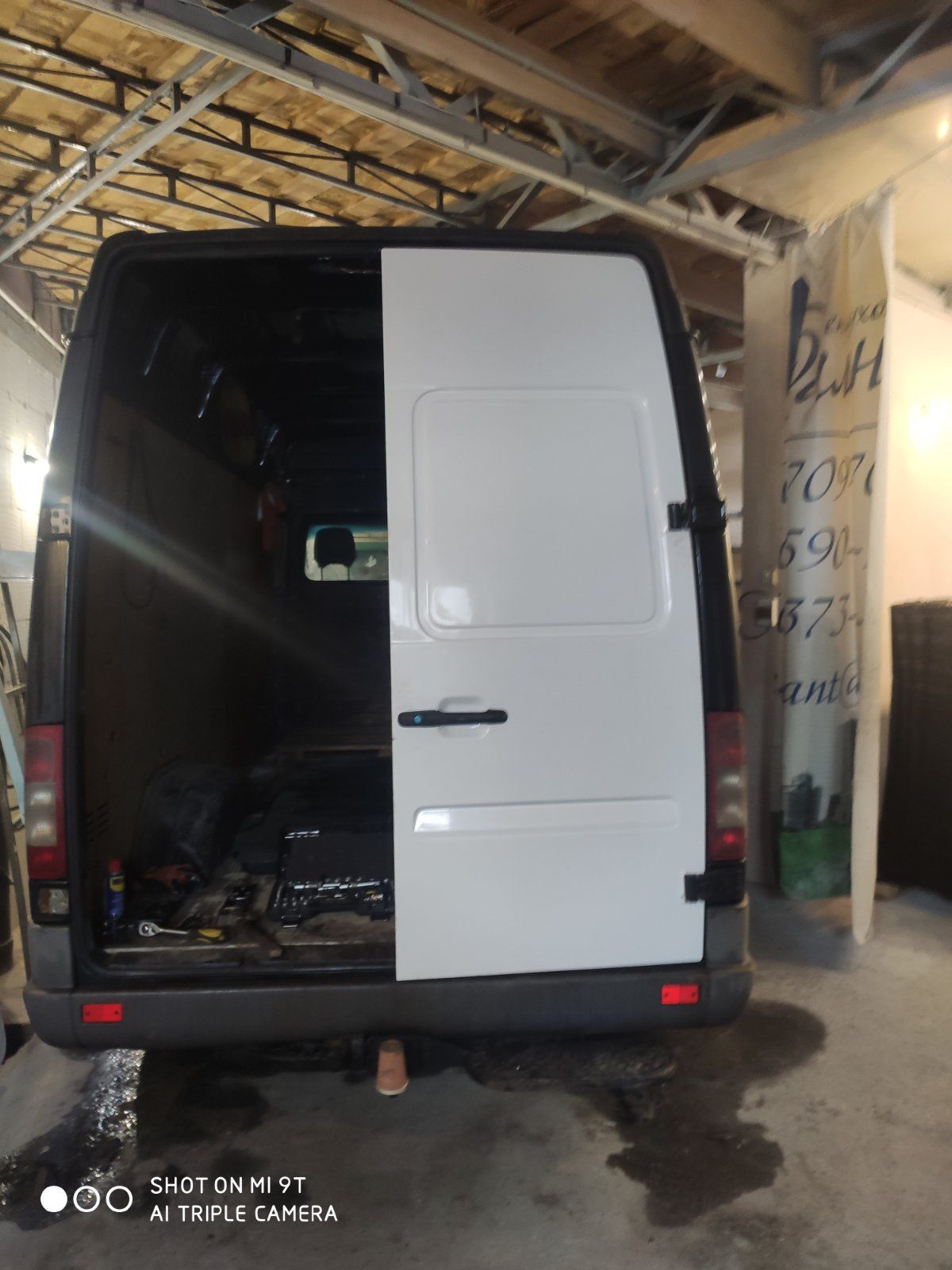 Двери задние и боковые на Mercedes Sprinter LT