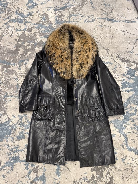 Стильний шкіряний тренч-шуба, розмір L — 3000 грн