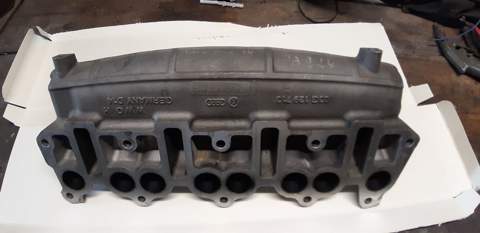 Kolektor ssący  03g129713