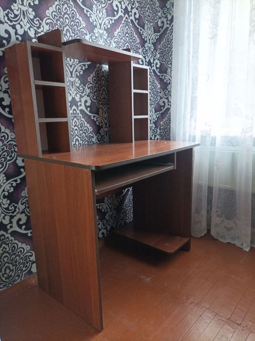 Компʼютерний стіл / стіл під техніку компʼютер