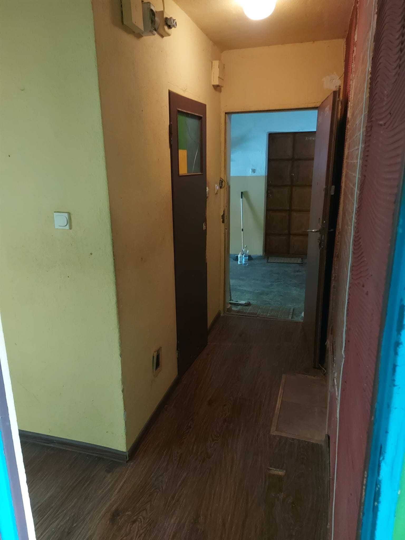 Jastrowie, parter, 3 pokoje, balkon, do remontu