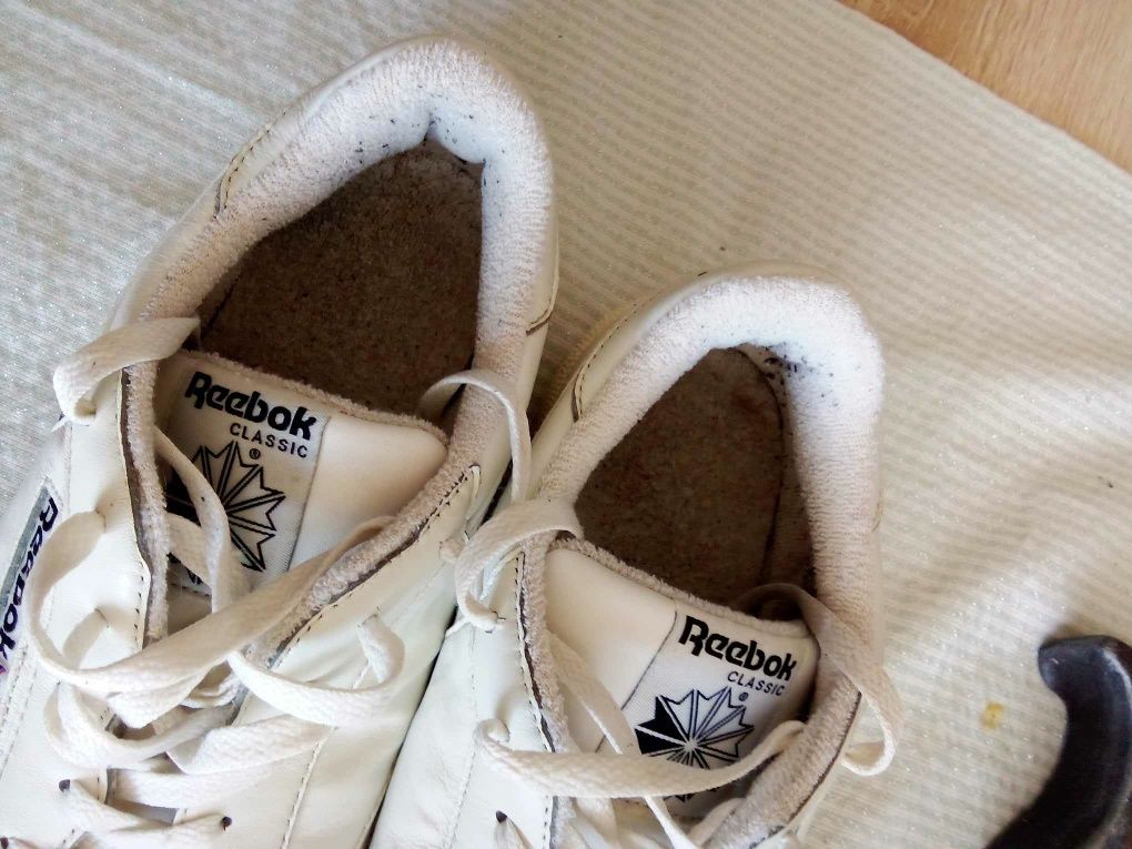 Białe skórzane buty reebok