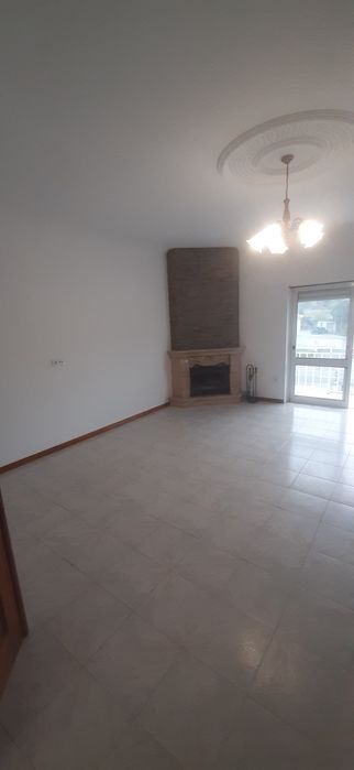 Alugo apartamento T3