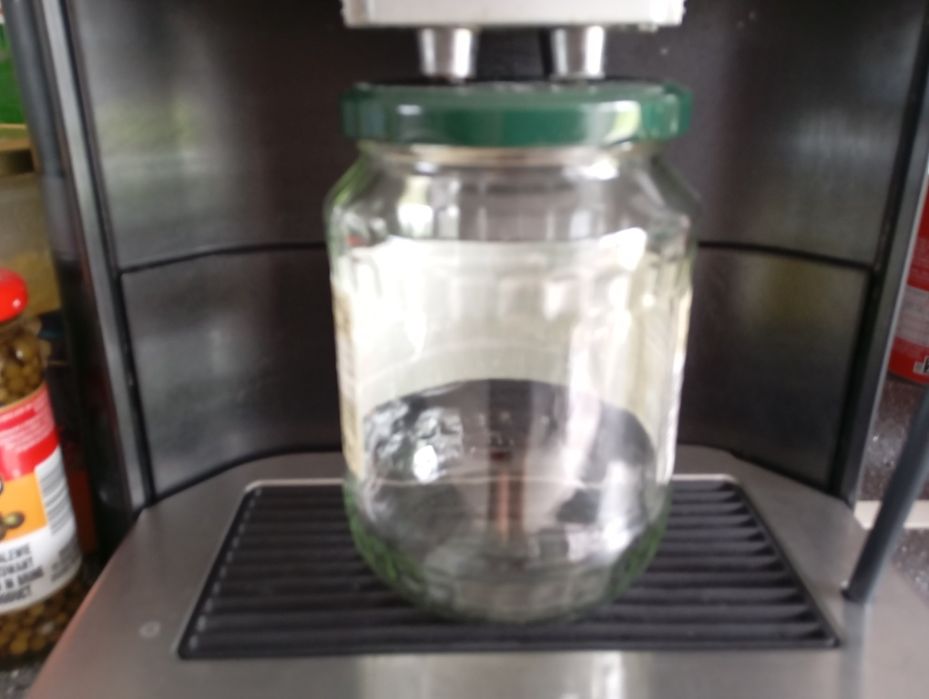 Słoiki z zakrętkami