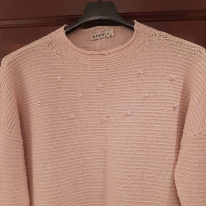 Bluzka sweterkowa z perełkami jasny pudrowy róż rozm 46