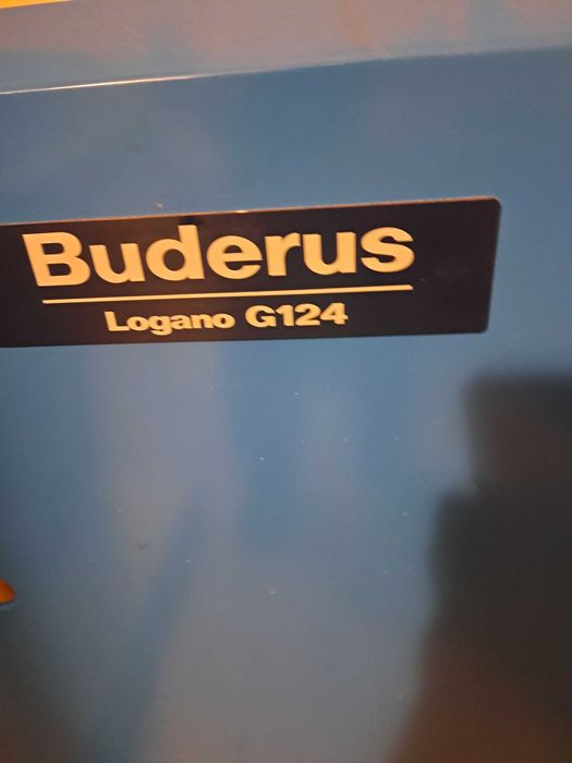 Piec  gazowy Buderus Logano G124 22kw ze zbiornikiem c.w.u
