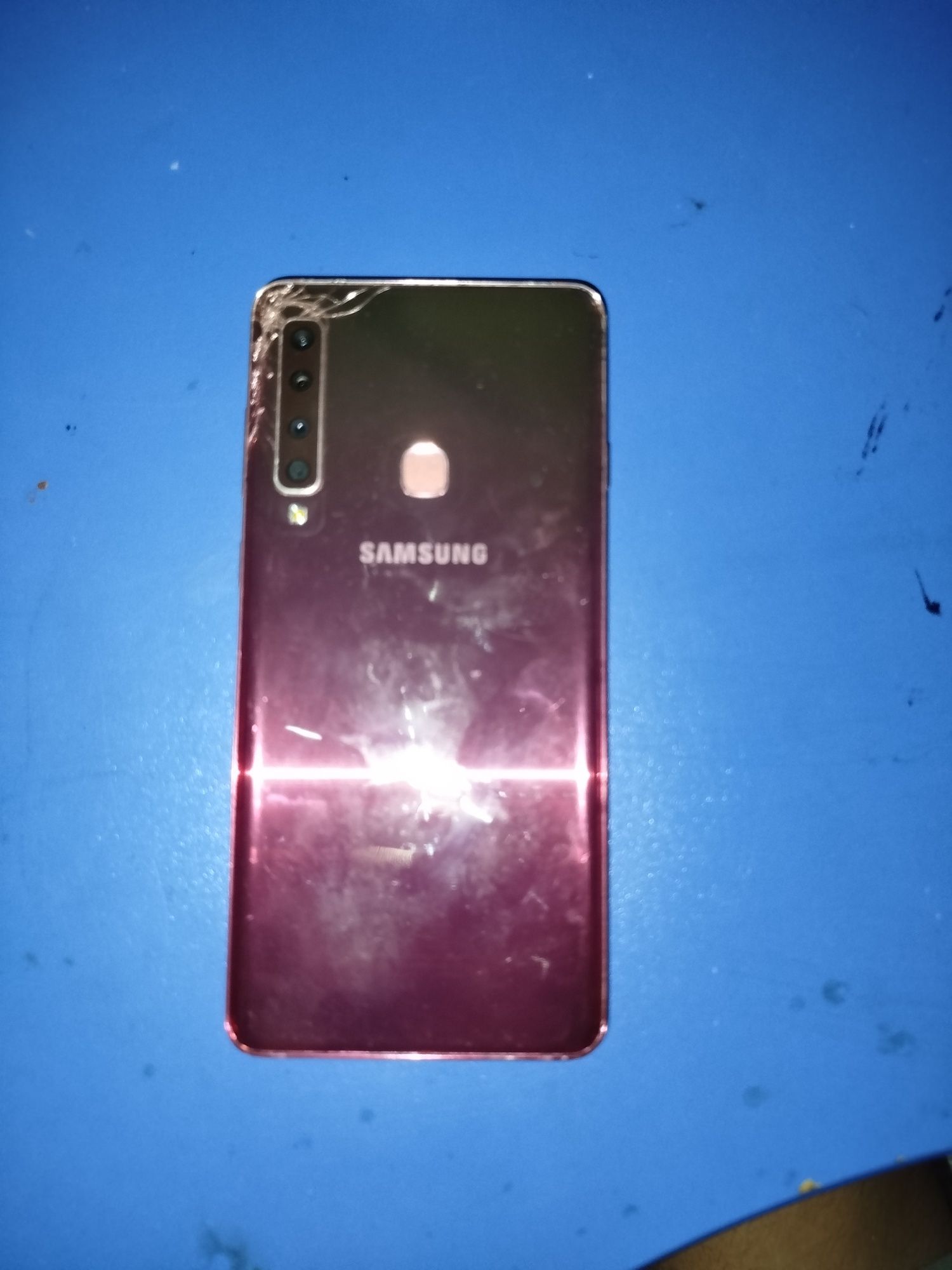 Продам Samsung galaxy a9 2018