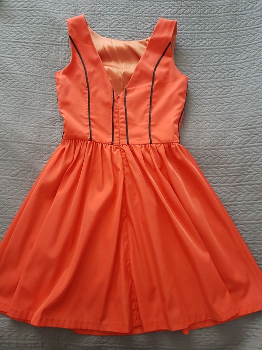 Sukienka malinowa r. 36