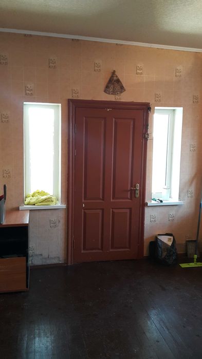 Продається житловий будинок з гаражем, сараєм і погрібом