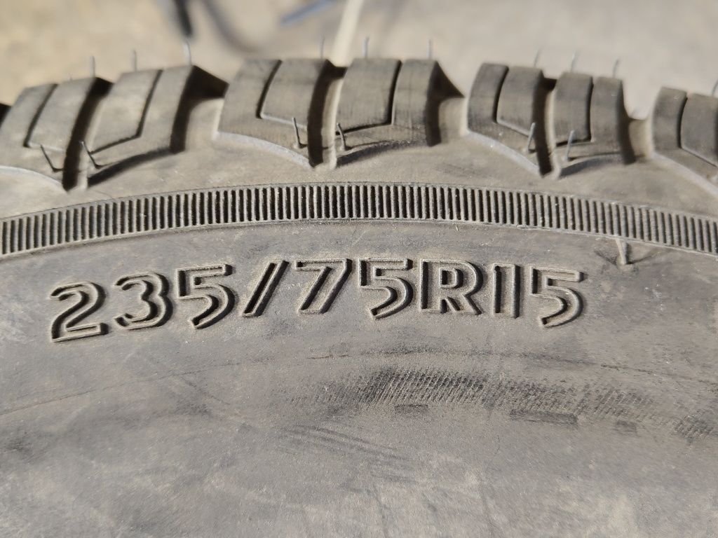 235/75R15  105 S WildCat Radial A/T      L546/140C