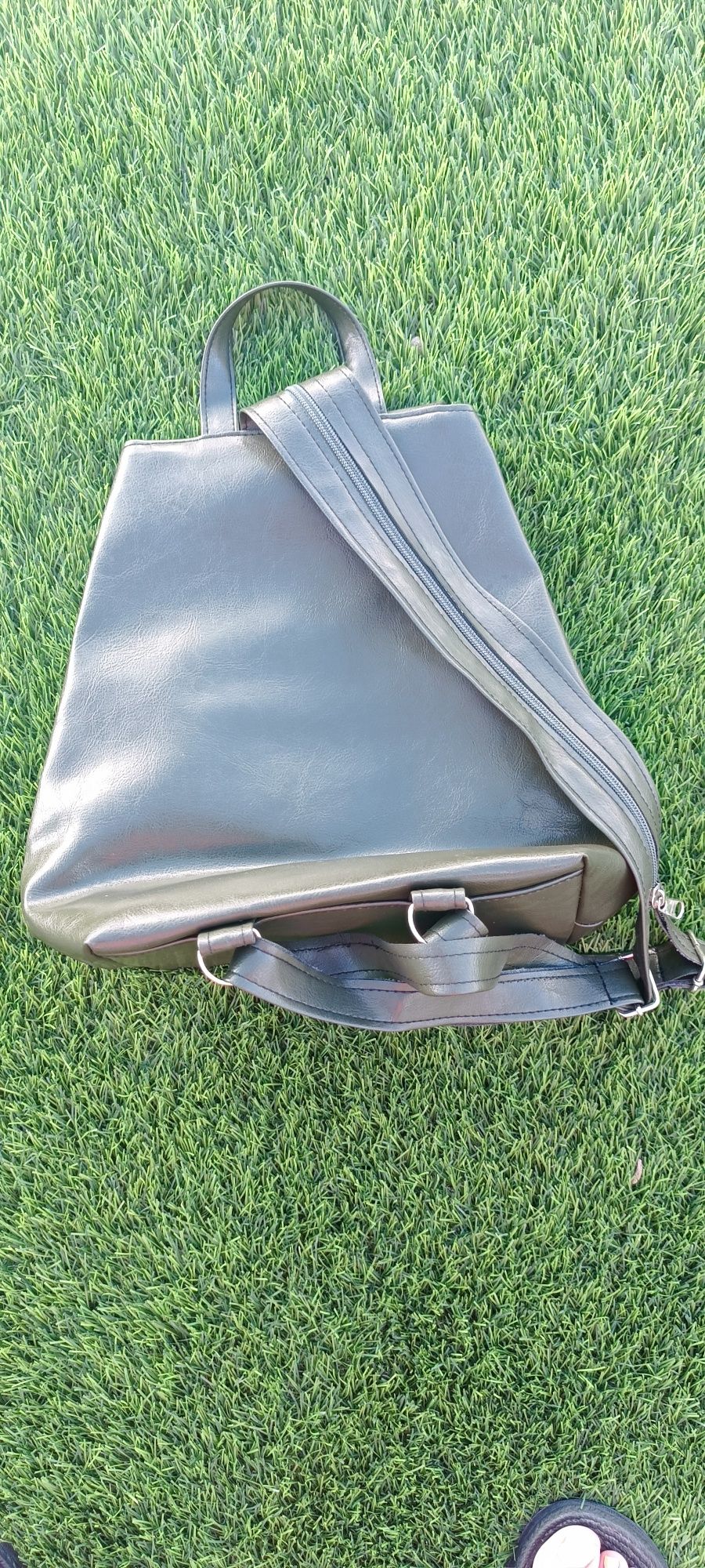 Mochila verde seco