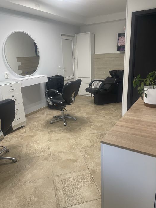 Здається робоче місце для перукаря