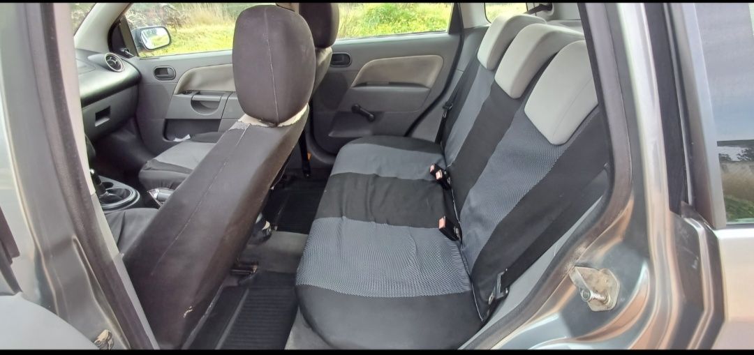 Ford fiesta 1.4 tdci turbo diesel.