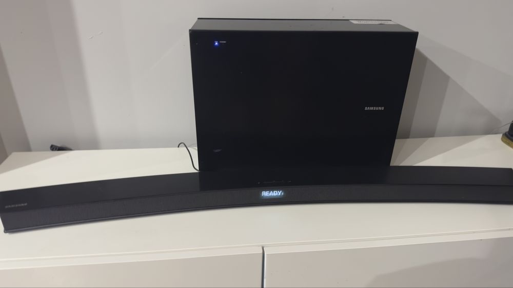 Soundbar Samsung HW-J6000,300W (zakrzywiony) + Bezprzewodowy Subwoofer