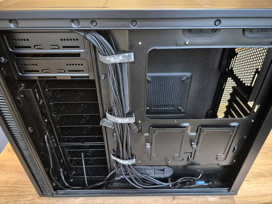 Fractal Design R5 Blackout Edition wszystkie ORYGINALNE części PUDEŁKO