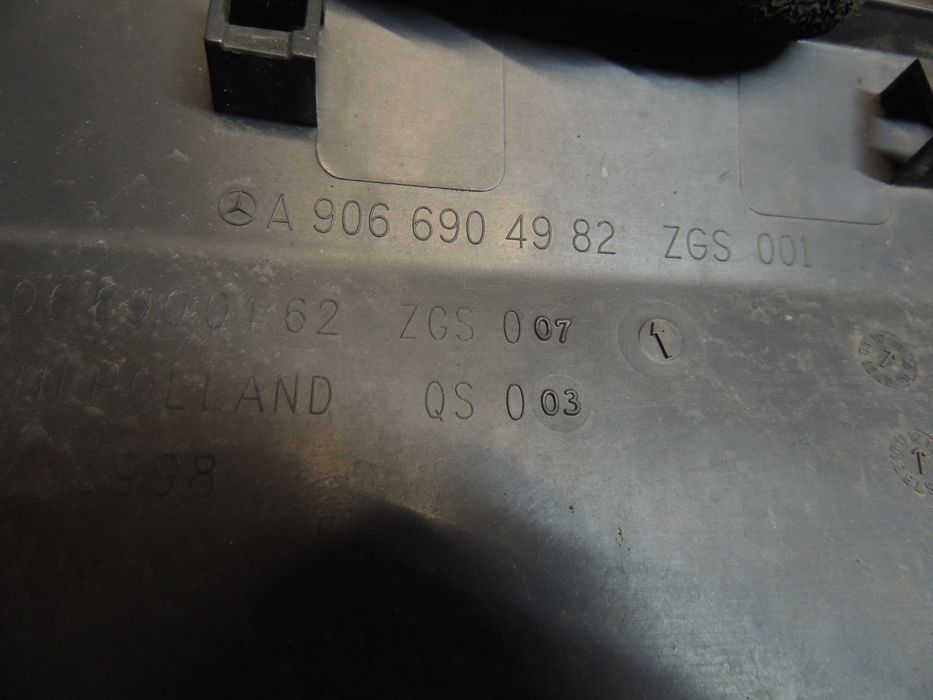 Listwa drzwi przednich lewych Mercedes Sprinter W906 06,07,08,09,10-13