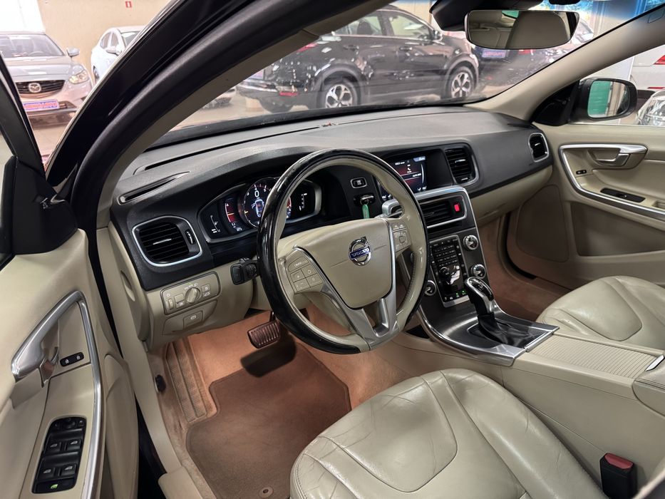 Volvo V60 Т5 2.0і 16V 8АКПП 2016 р.в. (245 к.с.)