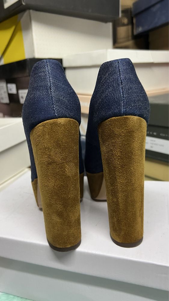 Sapatos salto alto NOVOS - PROF