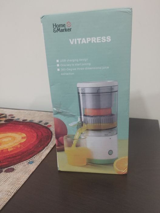 Espremedor de Laranja Eléctrico.