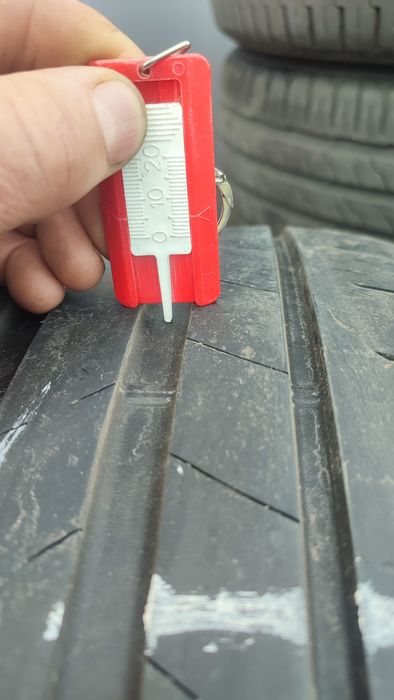 Opony używane 255/40R18