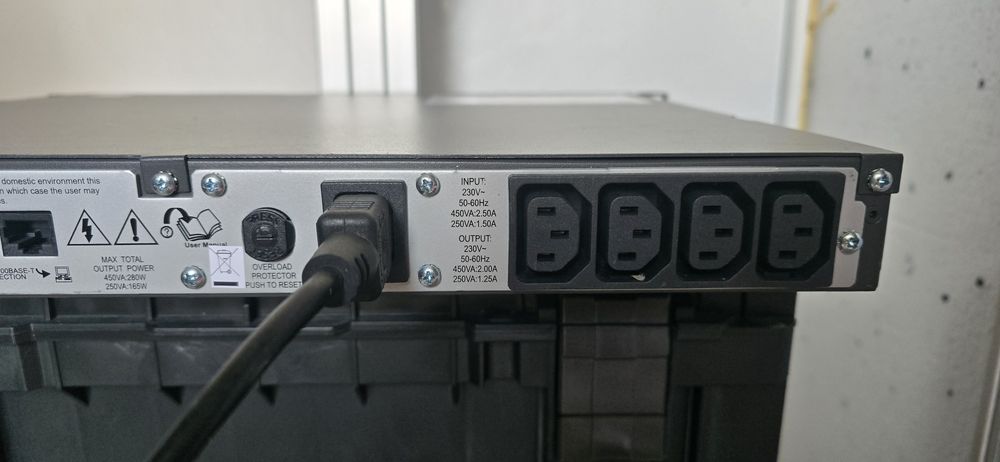 UPS APC Smart-UPS SC 450 rack 1U