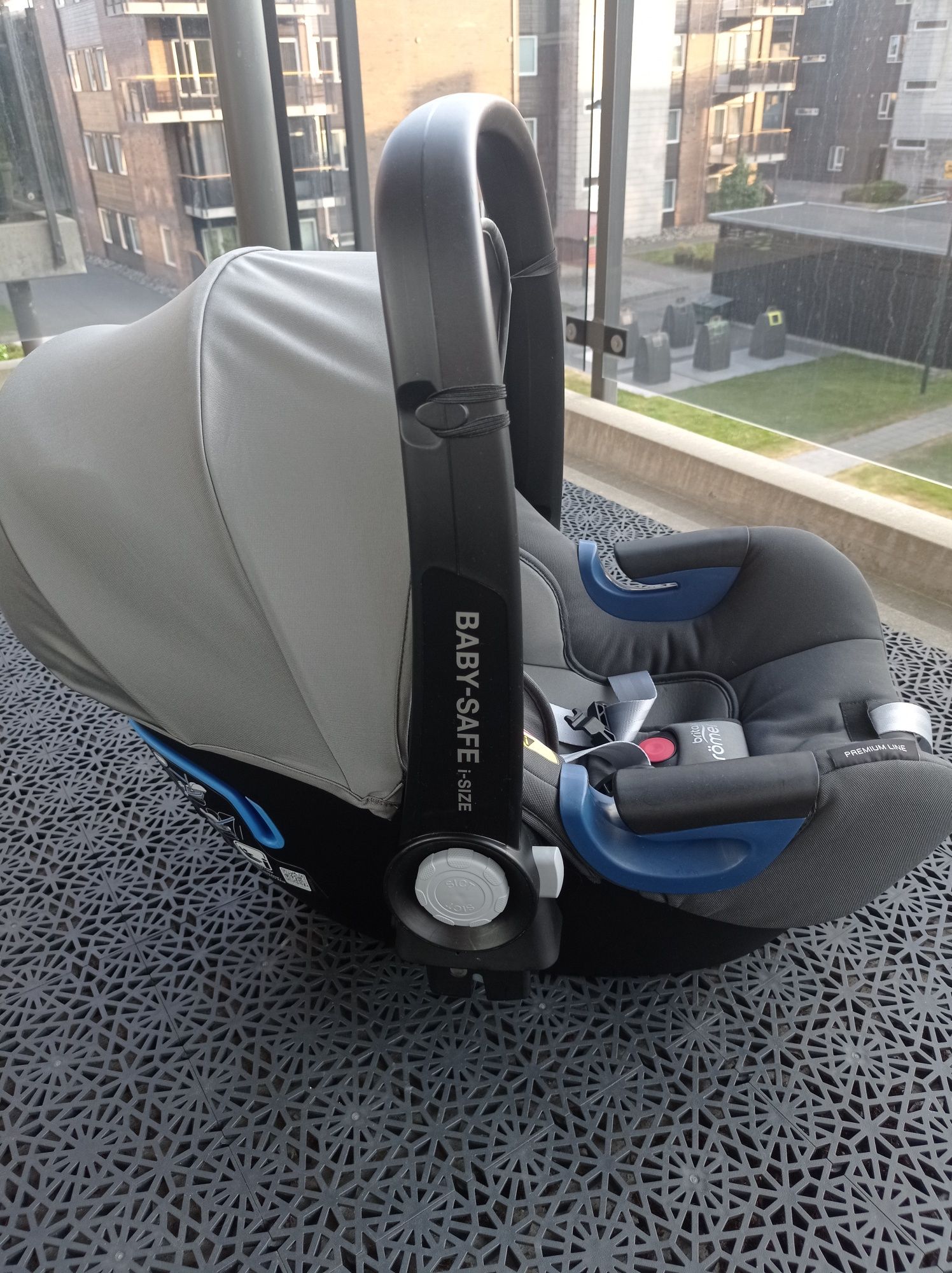 Автокресло люлька Britax-Romer Baby-Safe Grey