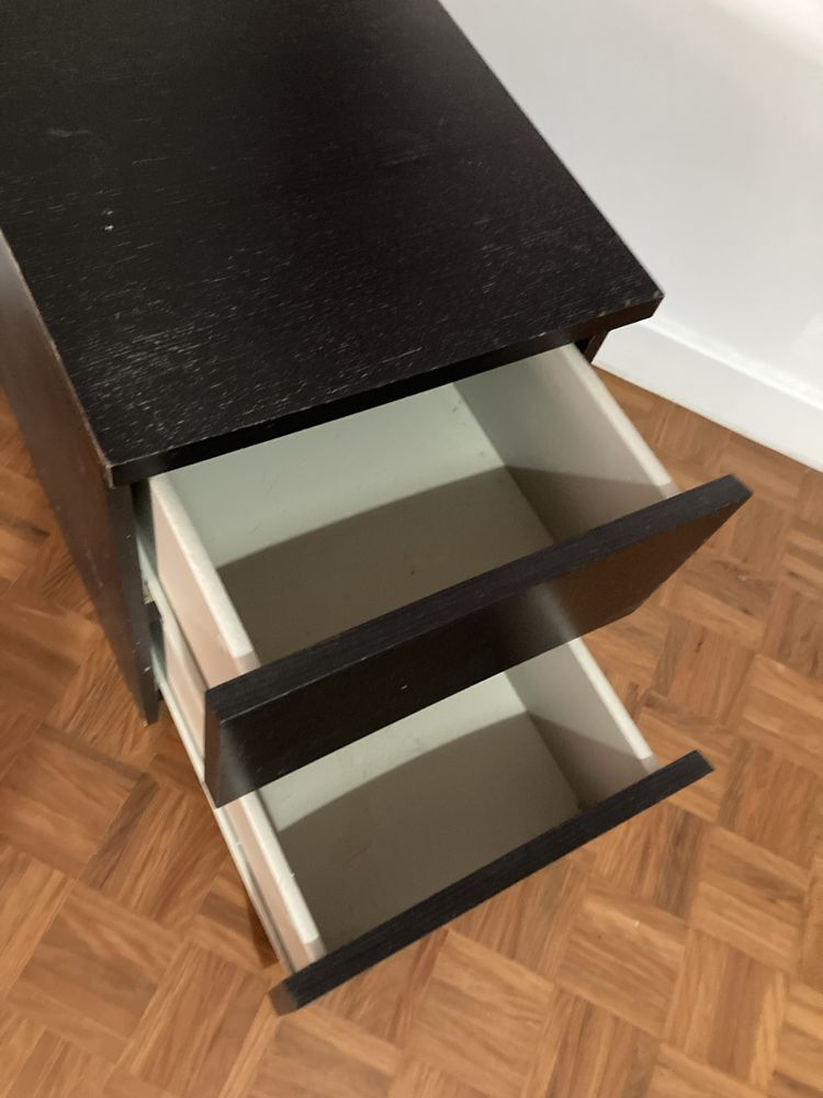 Movel preto com 2 gavetas