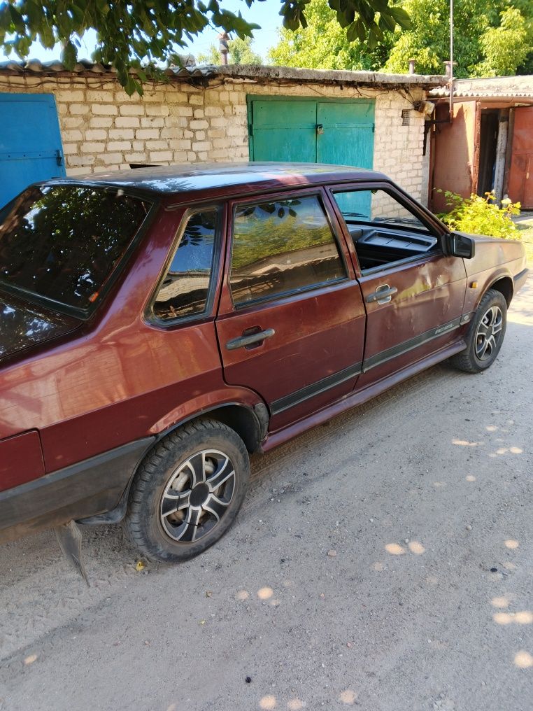 Продам ваз 21099 на ходу.